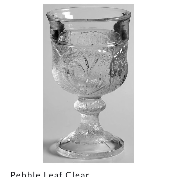 Pebble Leaf Clear Glass Goblet - Picture 1 of 4